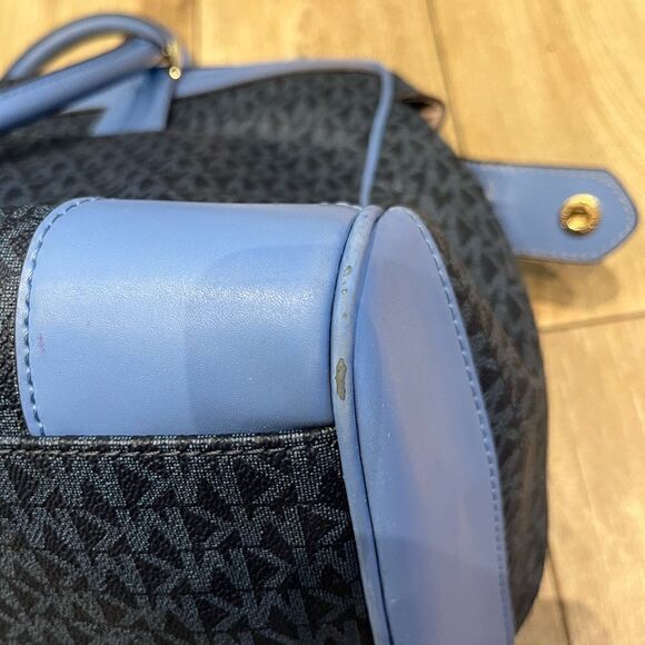 Used Michael Kors blue duffle travel bag - Picture 8 of 16